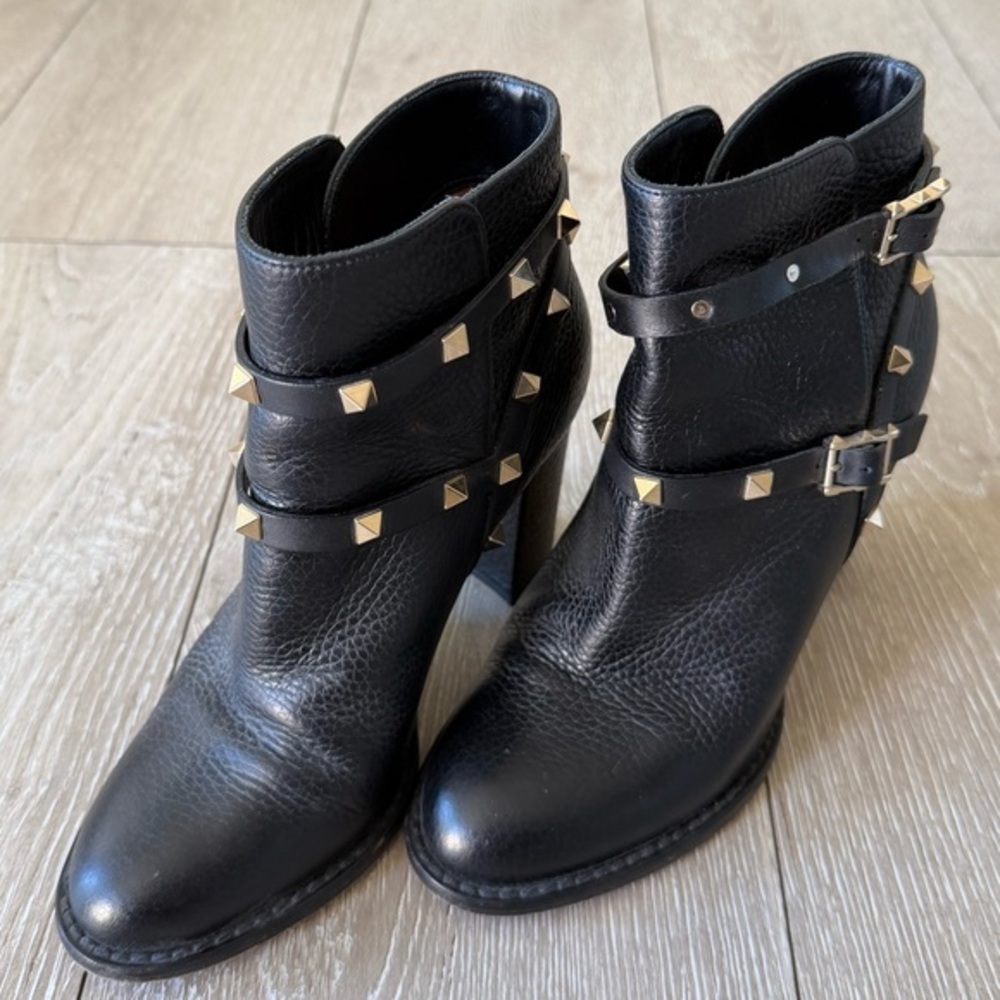 Valentino Garavani Black Grained Leather Rockstud Block Heel Ankle Boot